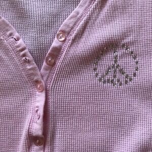 PJ Couture Top SzXL Short Sleeves Pink Waffle Fabric Peace Sign Rhinestones NWOT